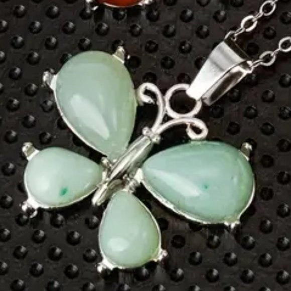 Green Aventurine Natural Stone Cute Butterfly Pendant Necklace Gemstone Pendant - Picture 2 of 5